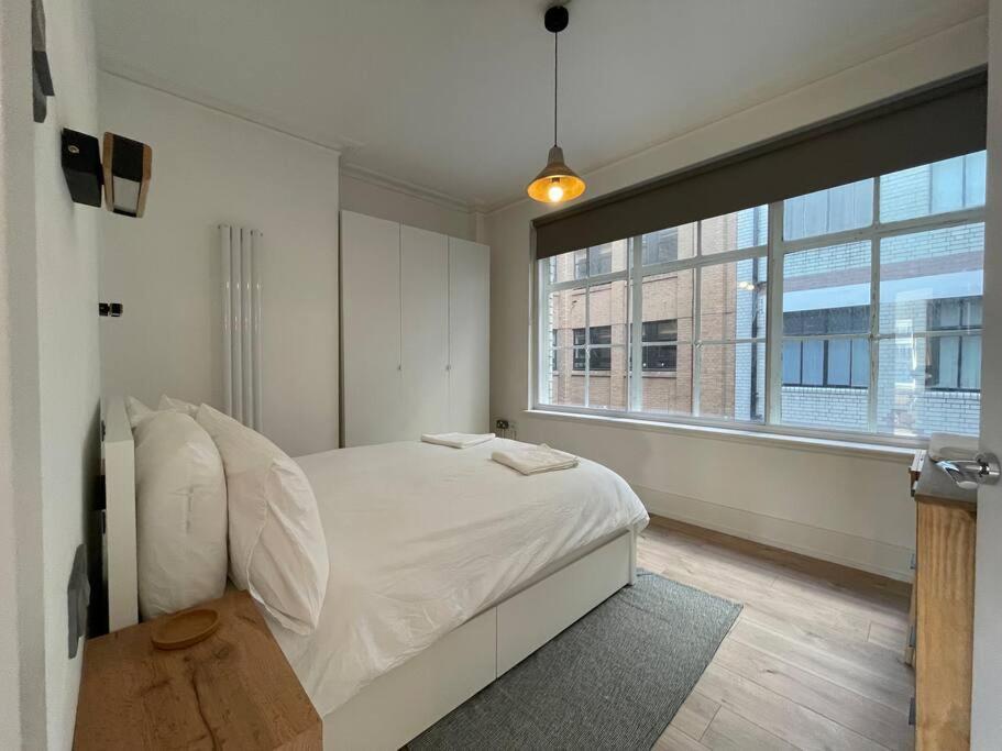Stylish City-Centre Apartment With Balcony Ліверпуль Екстер'єр фото